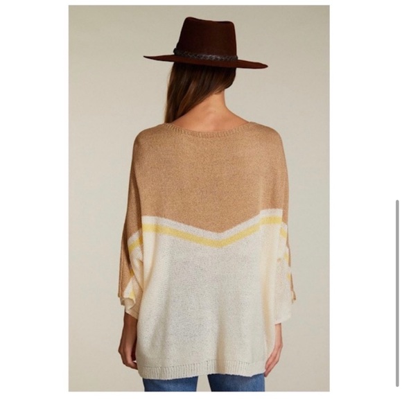 Retro Bat Wing Colorblock Top - Picture 4 of 4